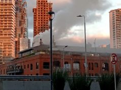 Incendio en «Siga La Vaca» obligó a evacuar el local y desplegó un operativo de emergencia